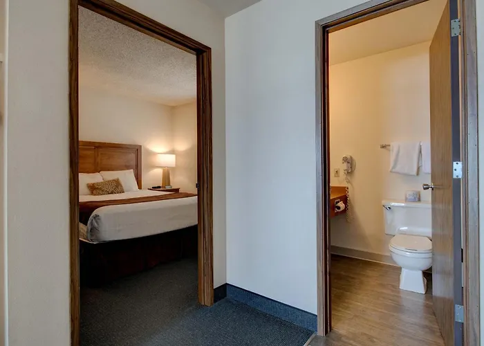 Ester Lee Oceanview Inn